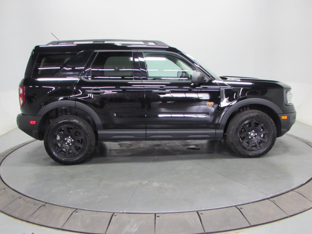 Ford Bronco Sport Vehicle Full-screen Gallery Image 08