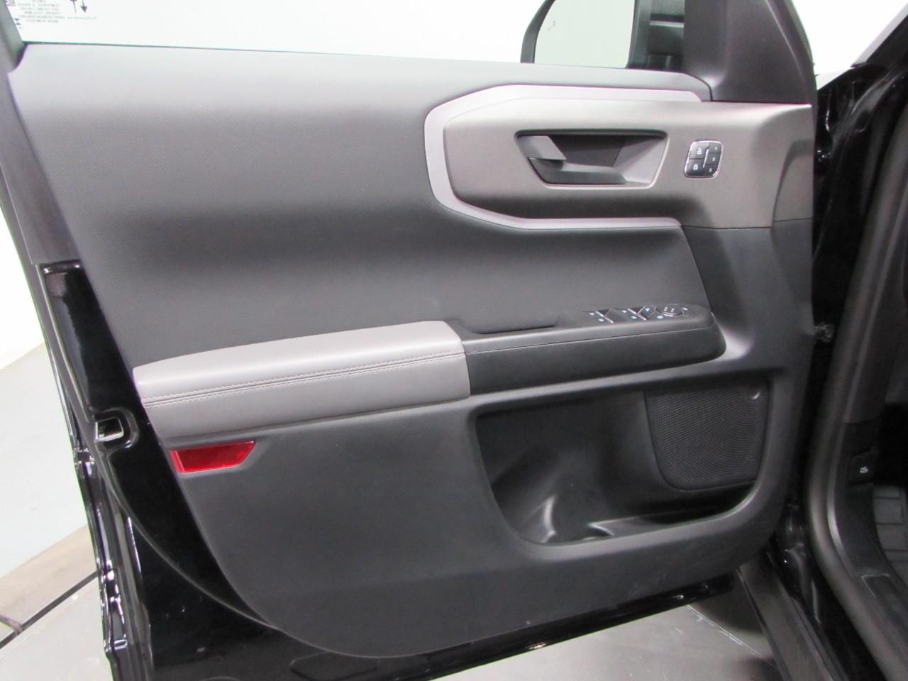 Ford Bronco Sport Vehicle Full-screen Gallery Image 12