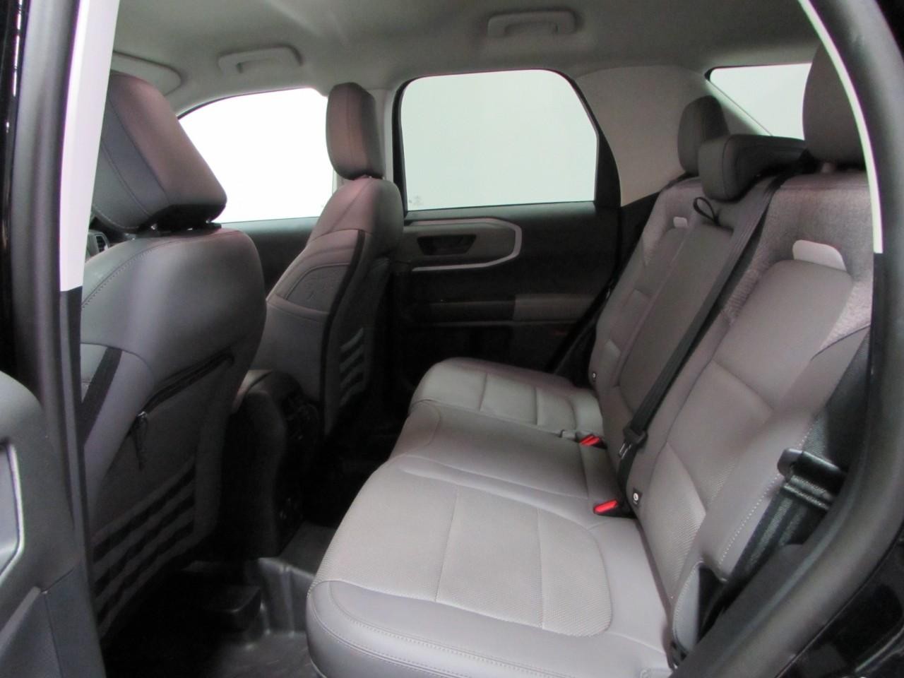 Ford Bronco Sport Vehicle Full-screen Gallery Image 15