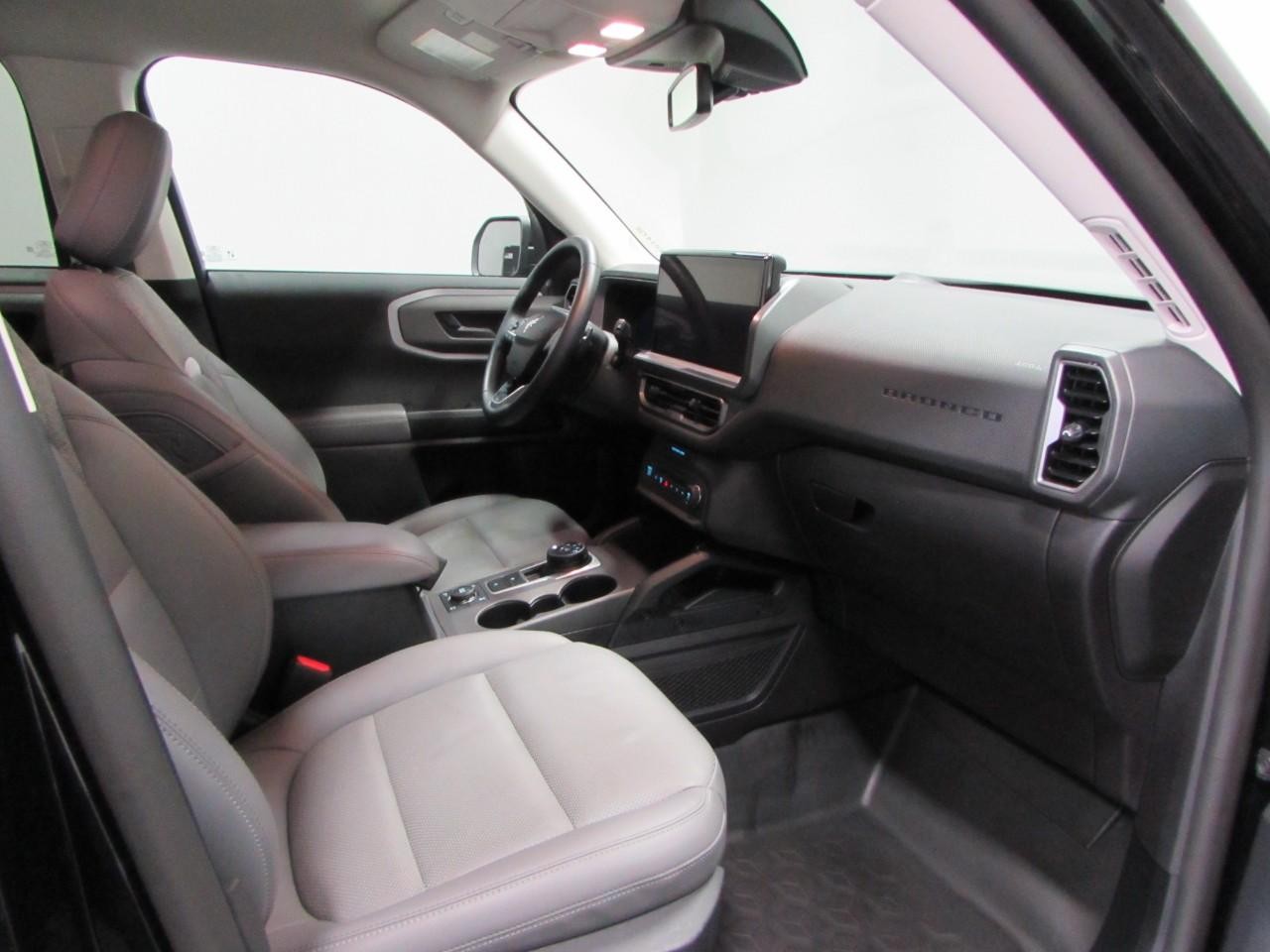 Ford Bronco Sport Vehicle Full-screen Gallery Image 17