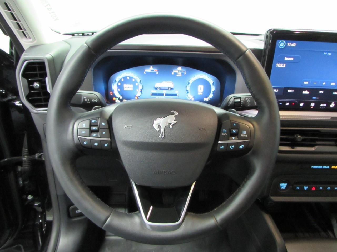 Ford Bronco Sport Vehicle Full-screen Gallery Image 24