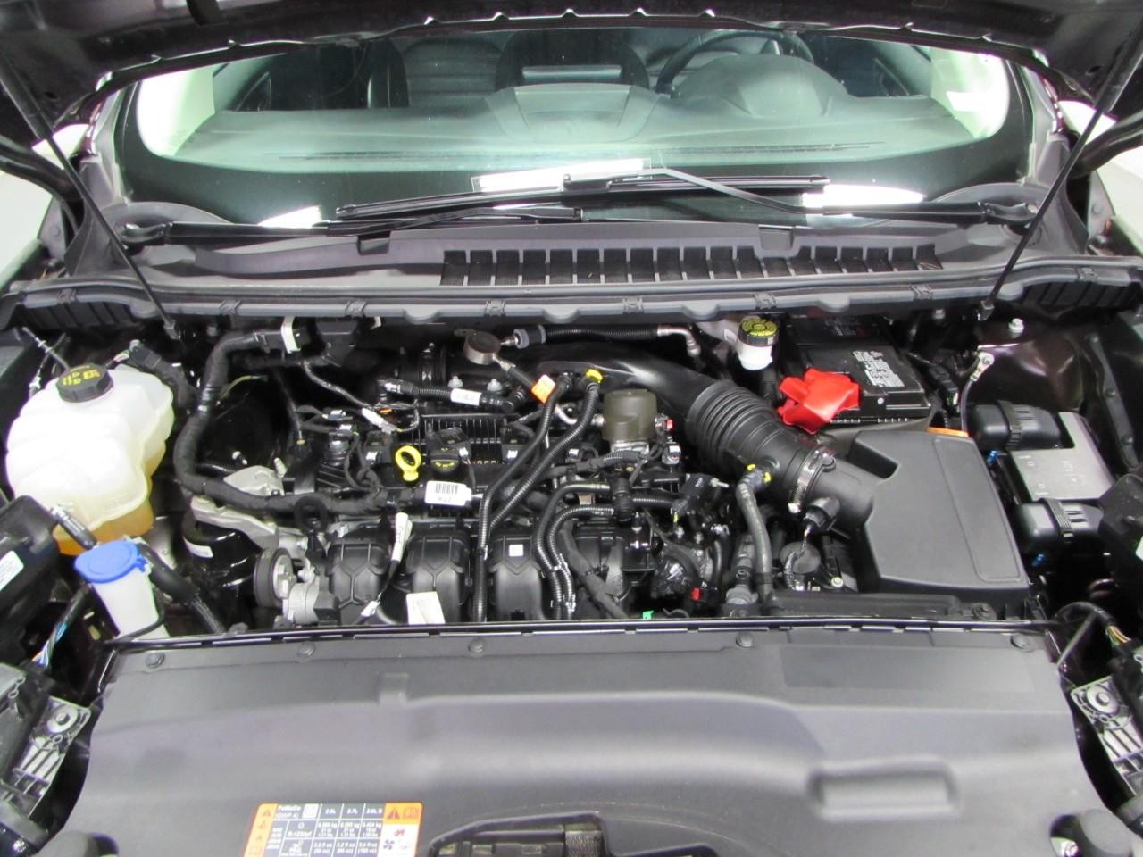 Ford Edge Vehicle Full-screen Gallery Image 10