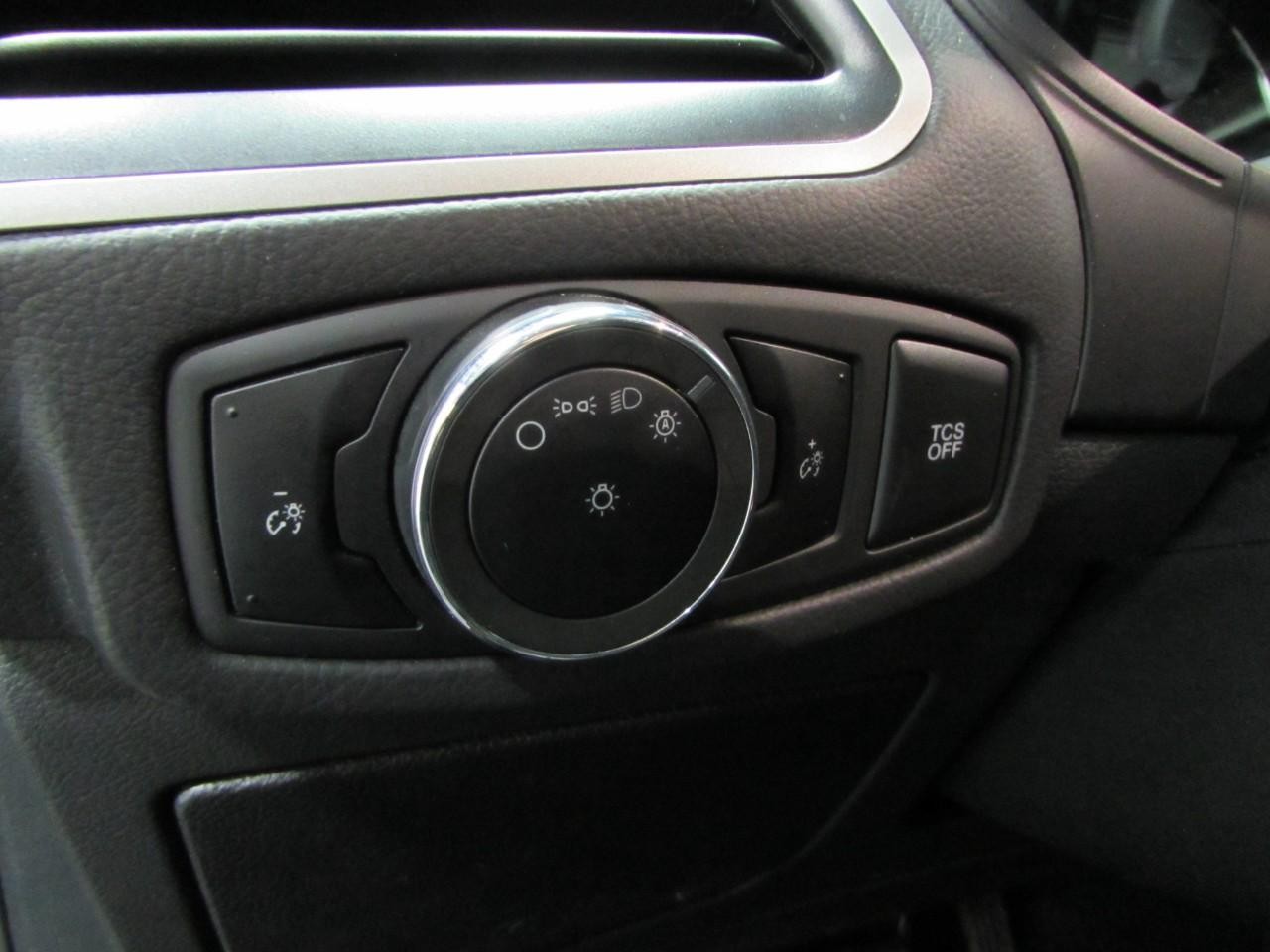 Ford Edge Vehicle Full-screen Gallery Image 22