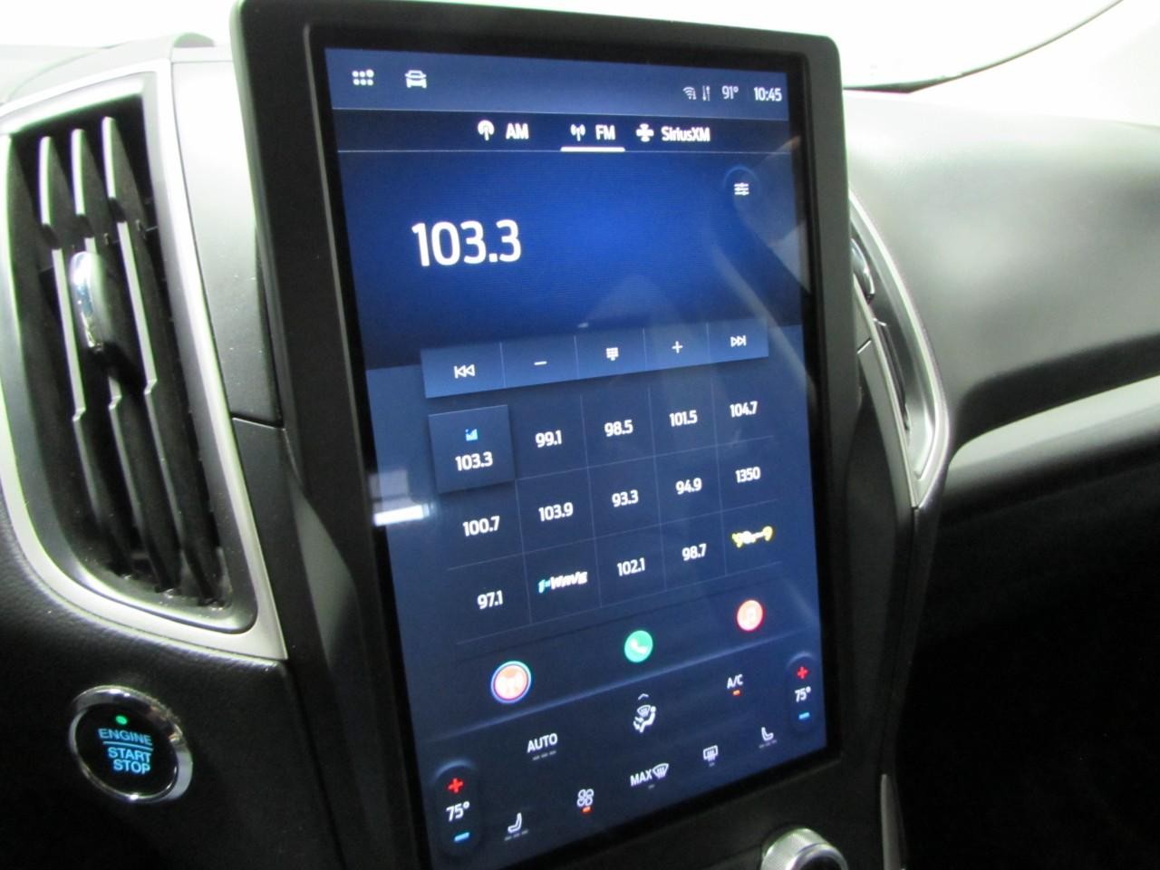 Ford Edge Vehicle Full-screen Gallery Image 28