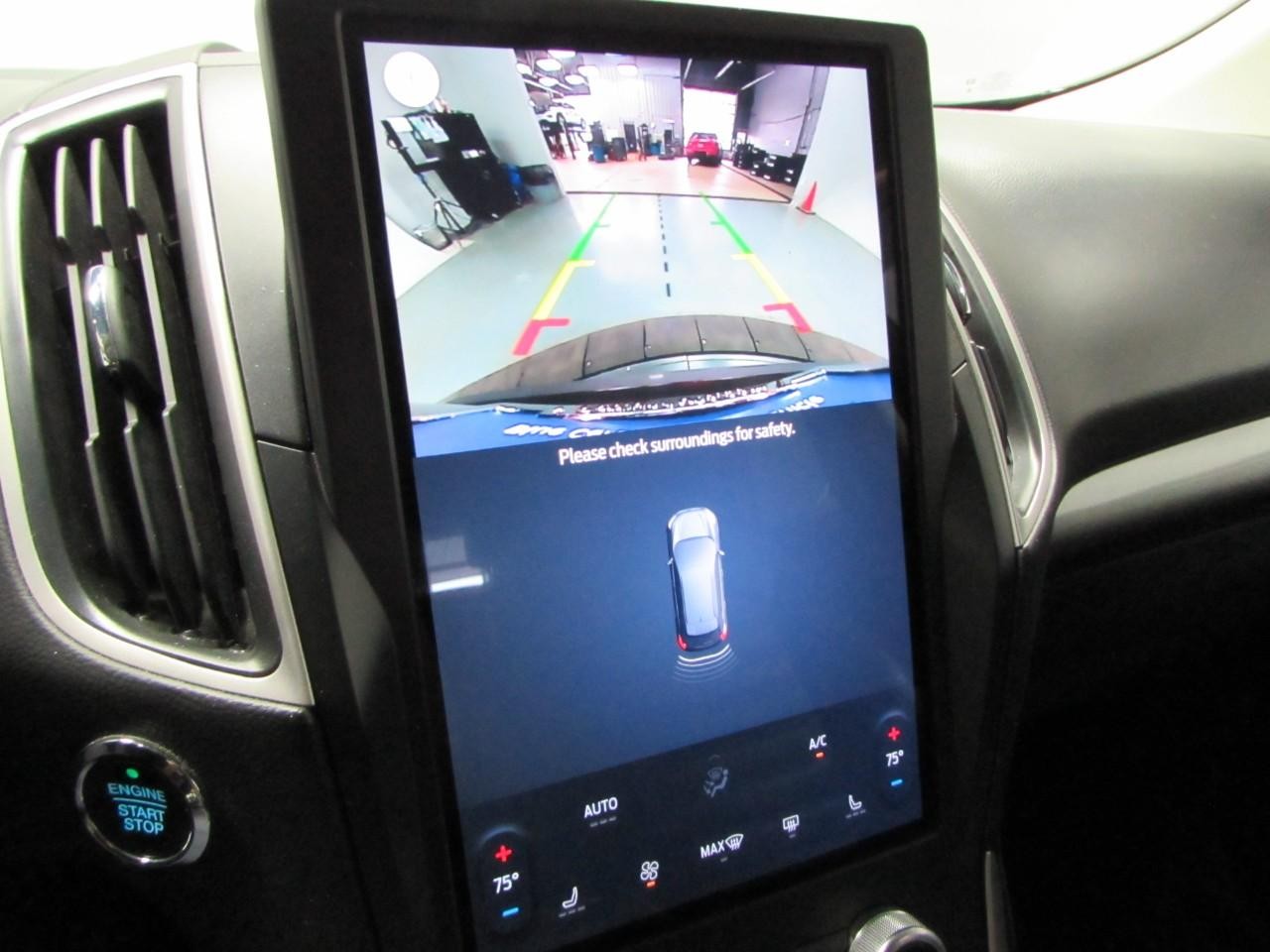Ford Edge Vehicle Full-screen Gallery Image 29