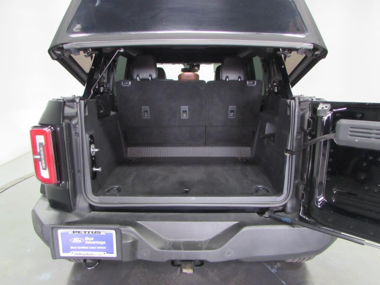Ford Bronco Vehicle Full-screen Gallery Image 11