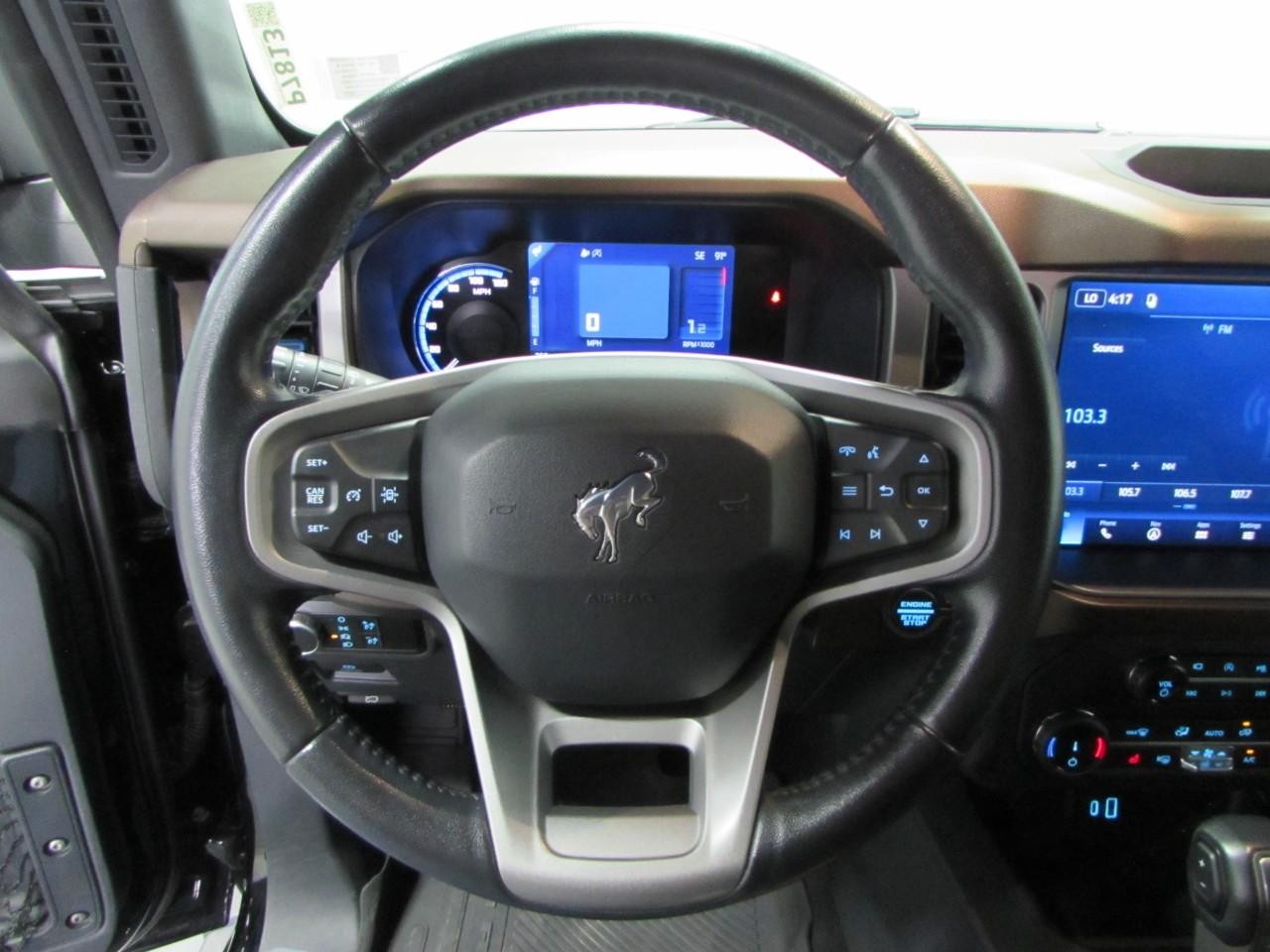 Ford Bronco Vehicle Full-screen Gallery Image 22