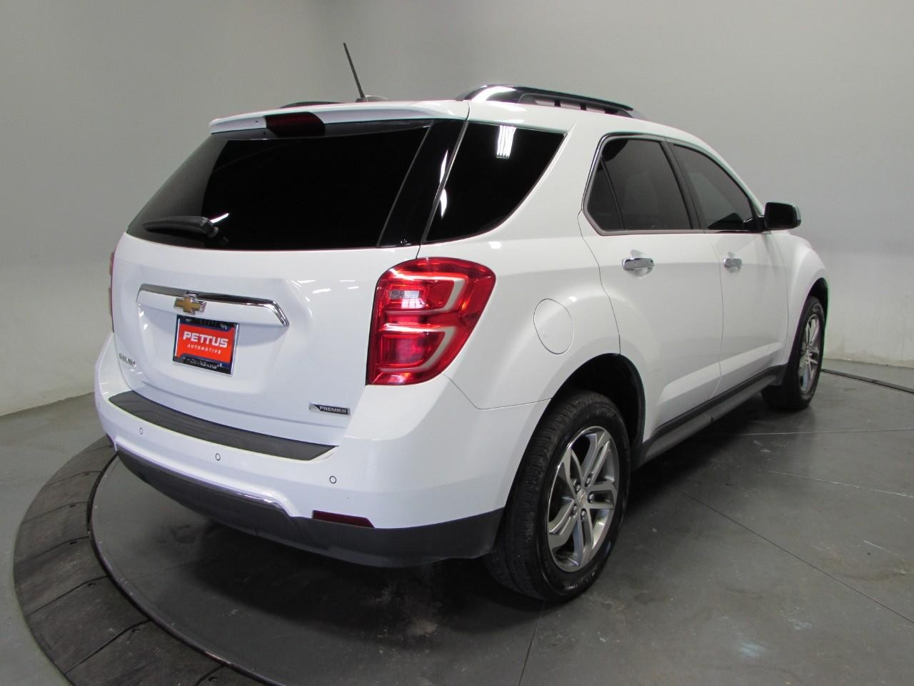 Chevrolet Equinox Vehicle Full-screen Gallery Image 07