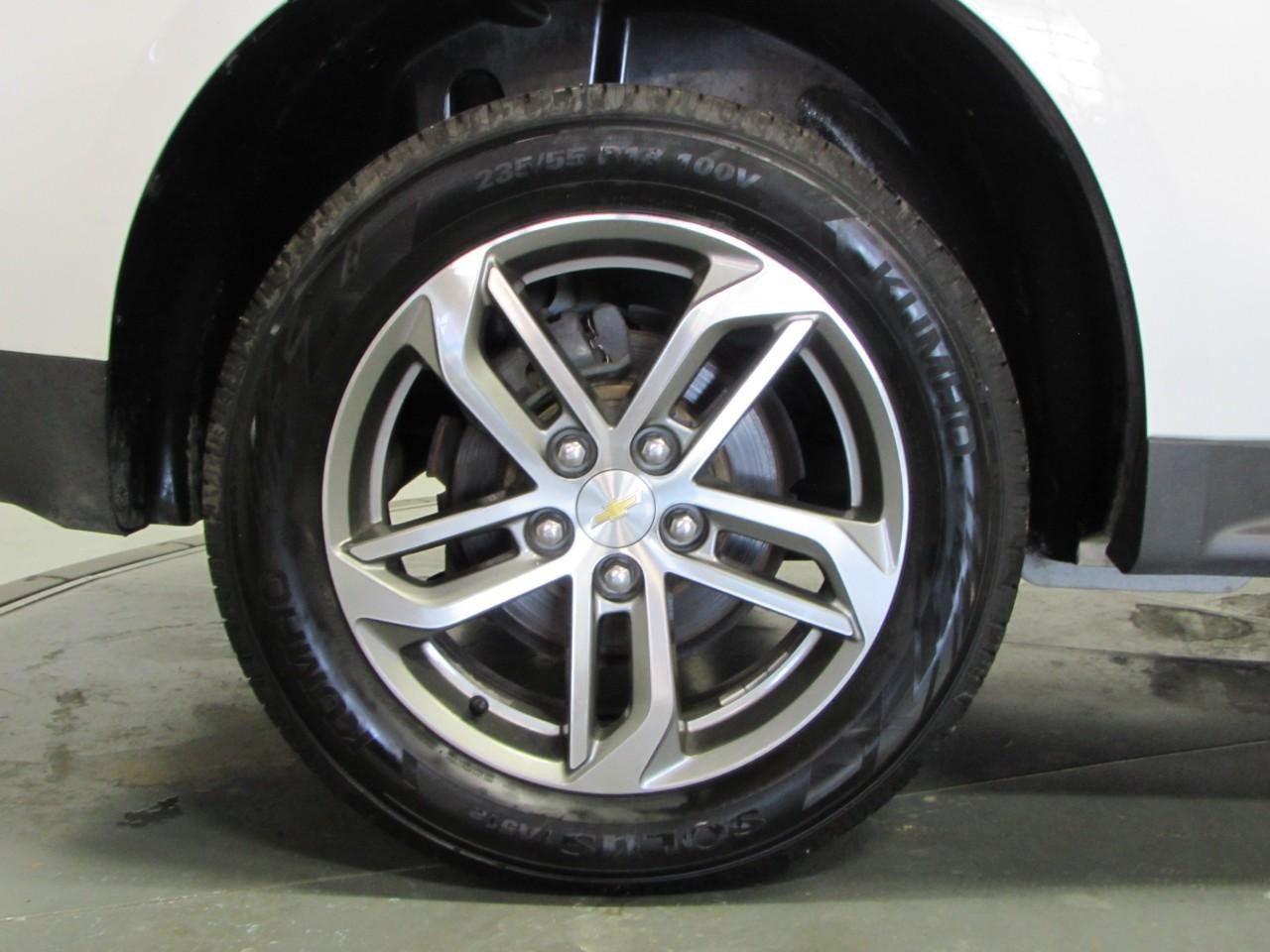 Chevrolet Equinox Vehicle Full-screen Gallery Image 09