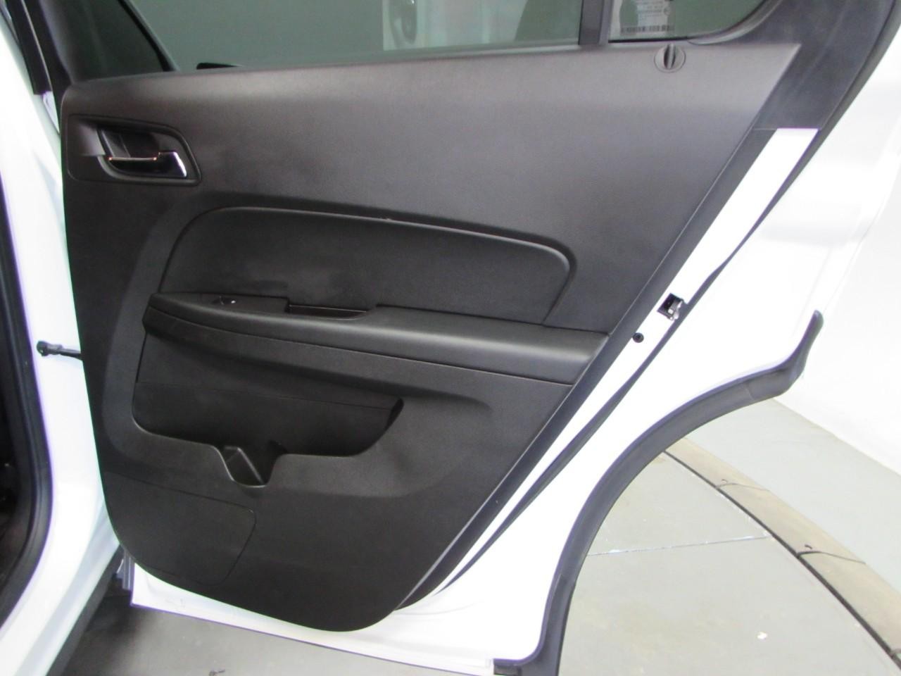 Chevrolet Equinox Vehicle Full-screen Gallery Image 18