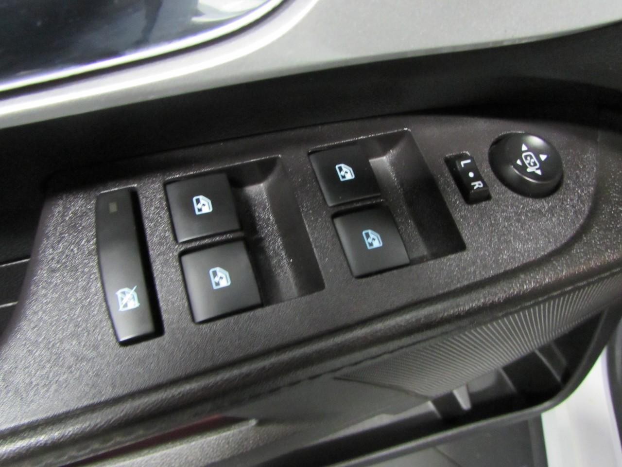 Chevrolet Equinox Vehicle Full-screen Gallery Image 20
