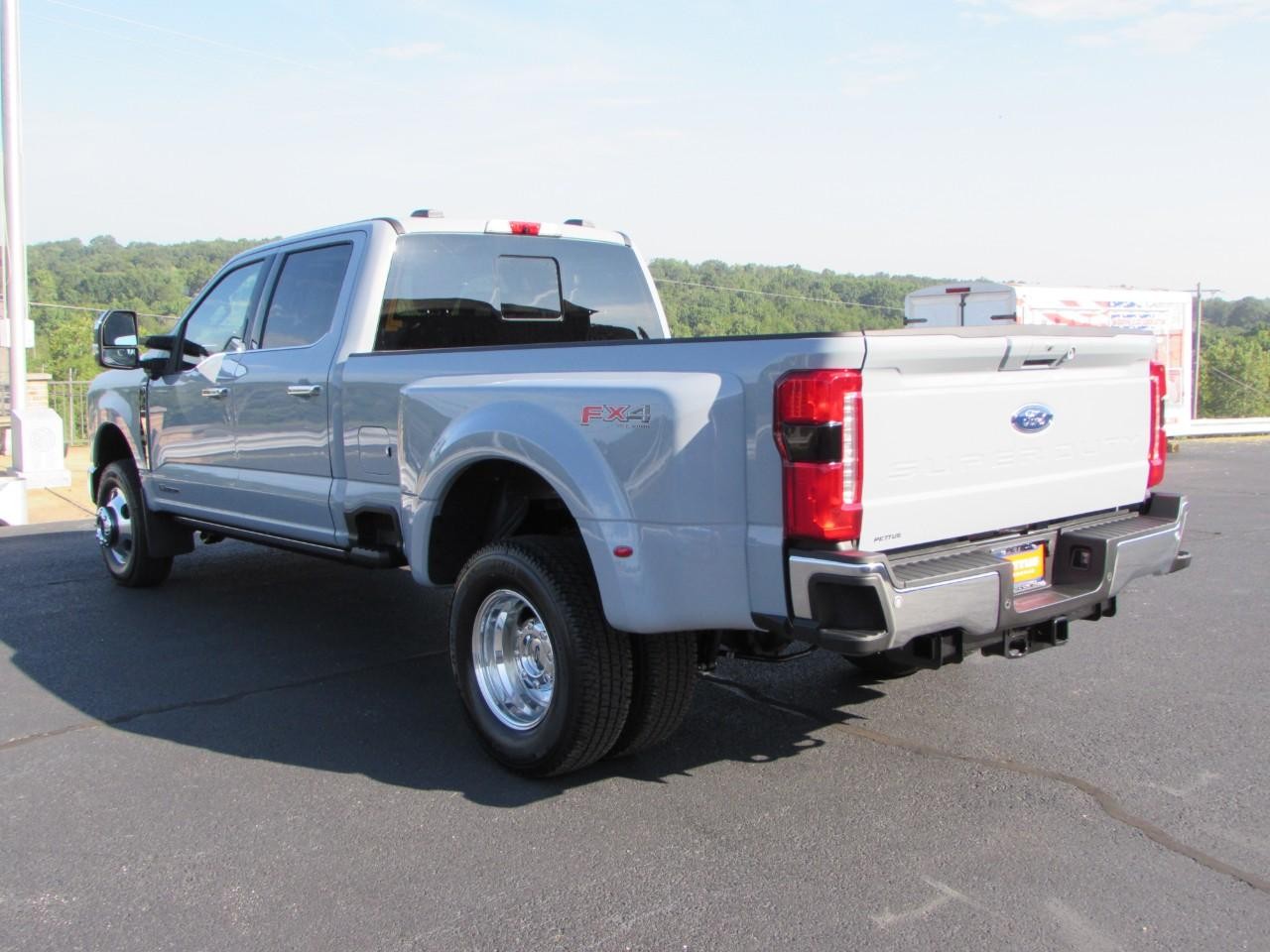 2026 Glacier Gray Metallic Tri-Coat Ford Super Duty F-350 DRW 4WD Crew Cab 8' Box 4X4 Truck
