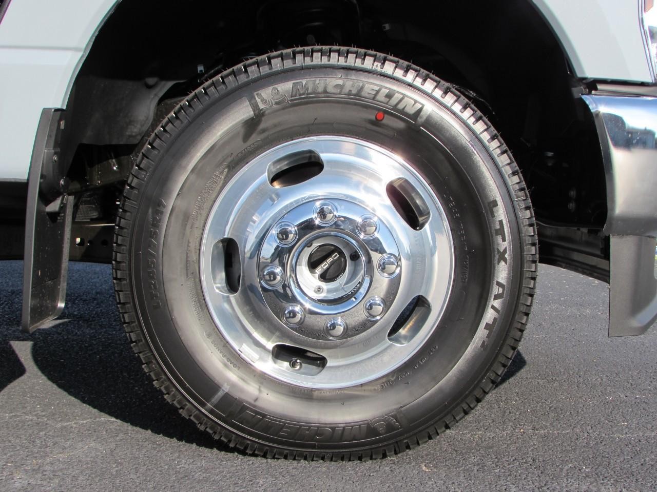 2026 Glacier Gray Metallic Tri-Coat Ford Super Duty F-350 DRW 4WD Crew Cab 8' Box 4X4 Truck