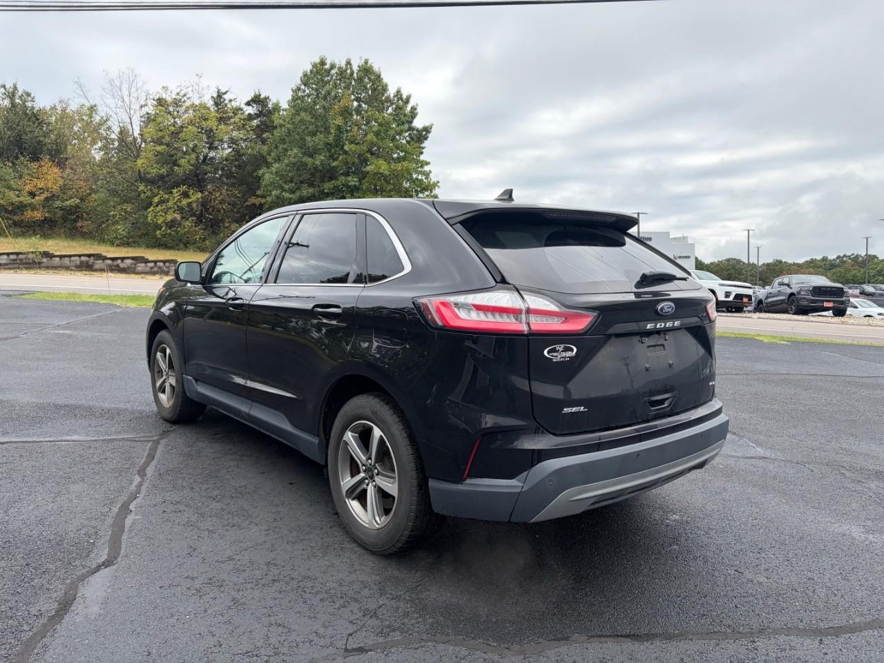 Ford Edge Vehicle Full-screen Gallery Image 03