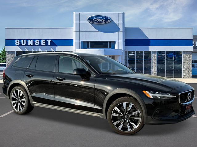 2021 Volvo V60 Cross Country T5 AWD at Sunset Ford of Waterloo in Waterloo IL