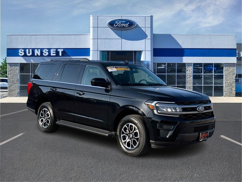 Ford Expedition Vehicle Full-screen Gallery Image 01
