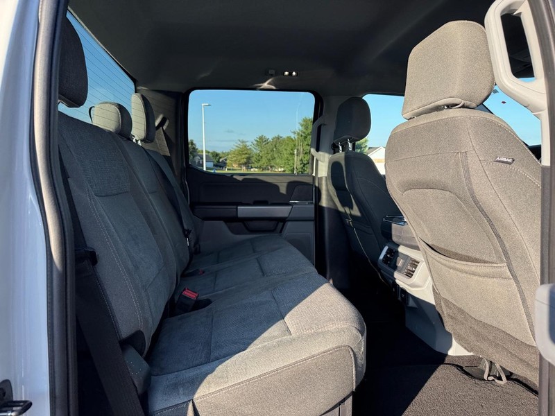 Ford F-150 Vehicle Full-screen Gallery Image 10