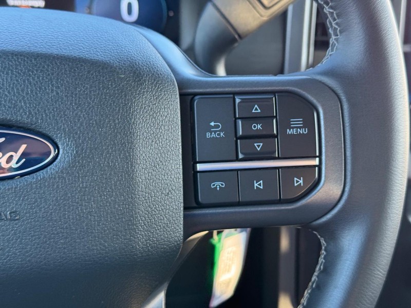 Ford F-150 Vehicle Full-screen Gallery Image 19