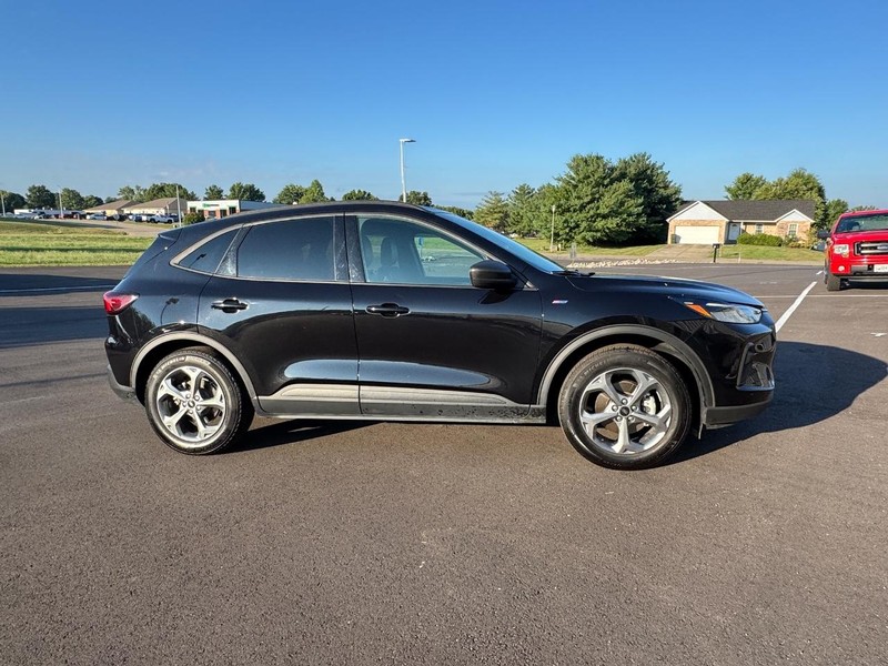 Ford Escape Vehicle Full-screen Gallery Image 02