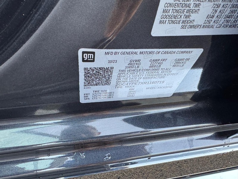 Chevrolet Silverado 2500HD Vehicle Full-screen Gallery Image 24