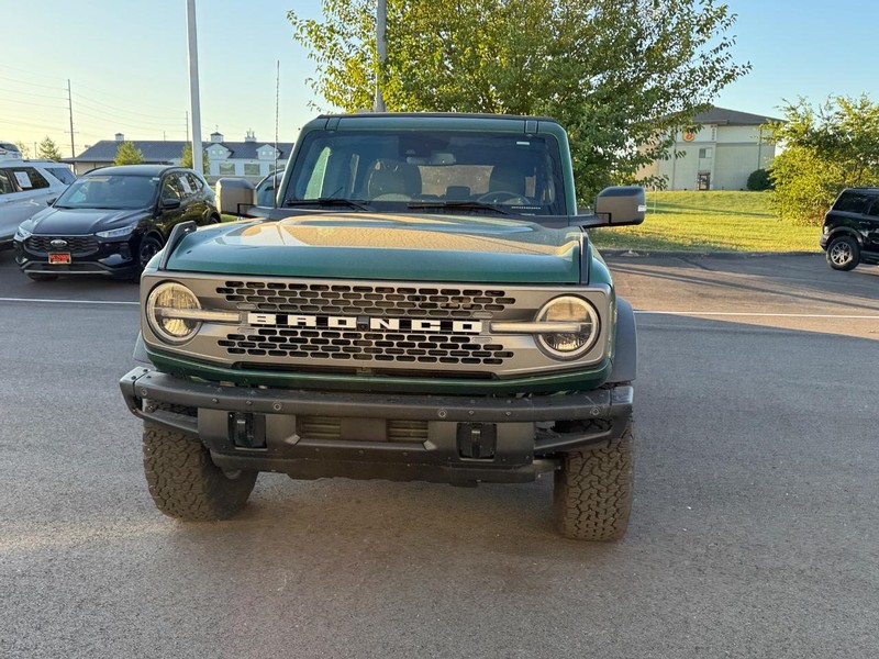 Ford Bronco Vehicle Full-screen Gallery Image 08