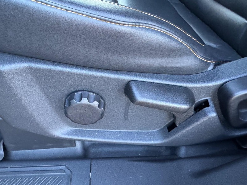 Ford Bronco Vehicle Full-screen Gallery Image 15