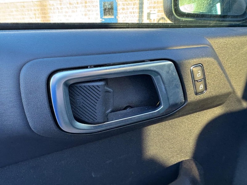 Ford Bronco Vehicle Full-screen Gallery Image 16