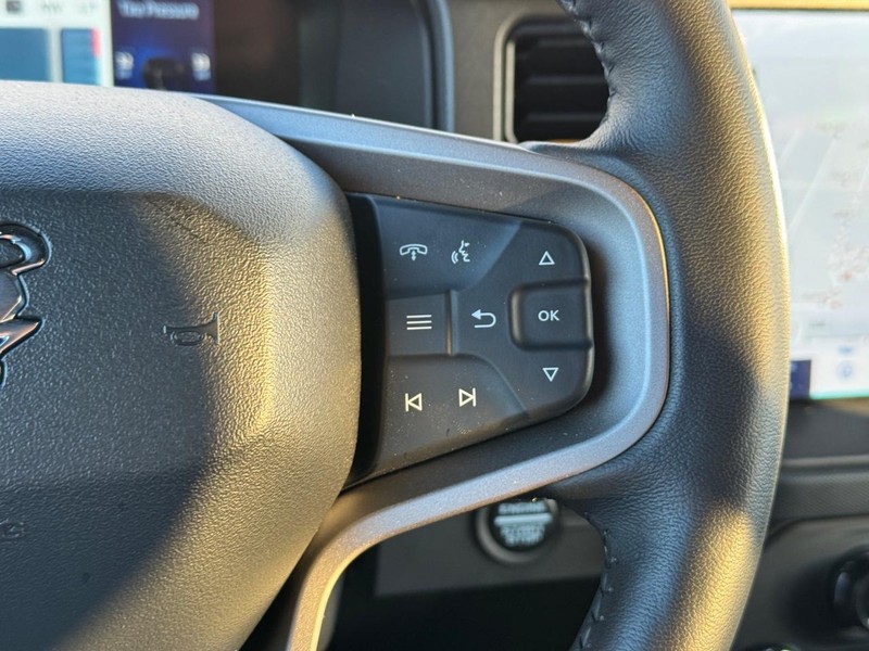 Ford Bronco Vehicle Full-screen Gallery Image 19