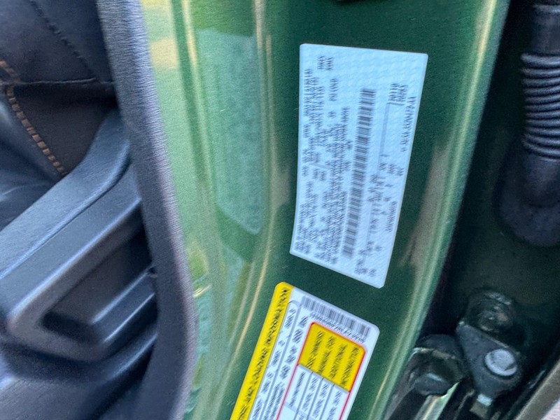 Ford Bronco Vehicle Full-screen Gallery Image 24