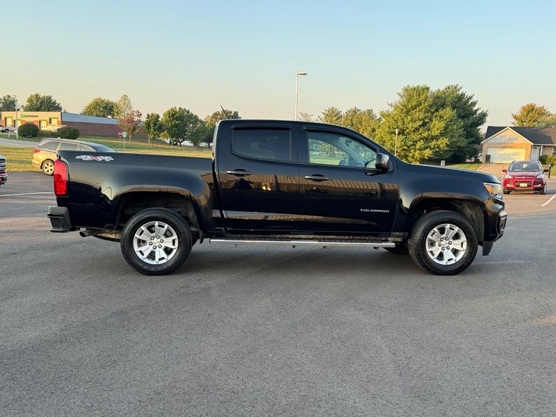 Chevrolet Colorado Vehicle Full-screen Gallery Image 02