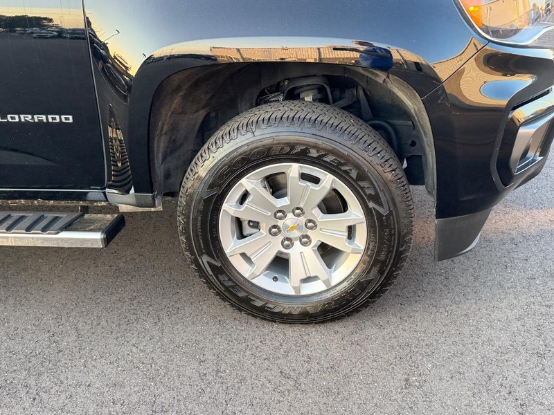 Chevrolet Colorado Vehicle Full-screen Gallery Image 09