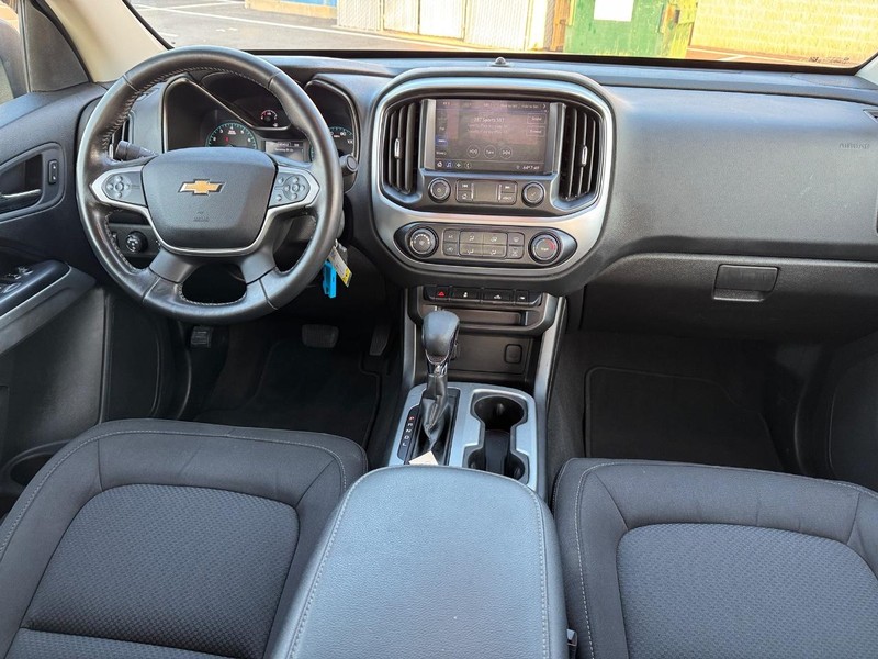 Chevrolet Colorado Vehicle Full-screen Gallery Image 11