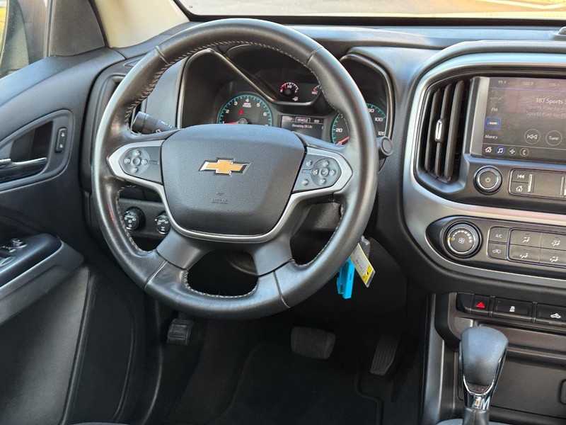 Chevrolet Colorado Vehicle Full-screen Gallery Image 12
