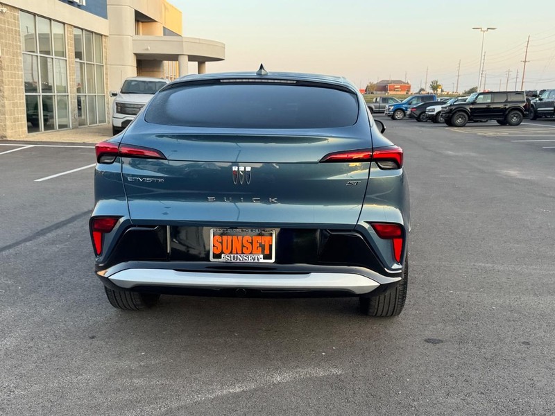 Buick Envista Vehicle Full-screen Gallery Image 04