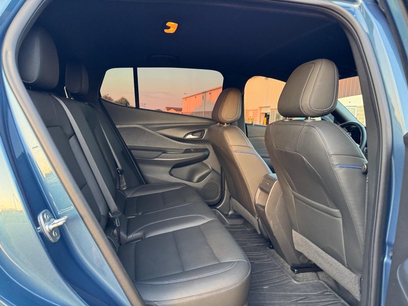 Buick Envista Vehicle Full-screen Gallery Image 10