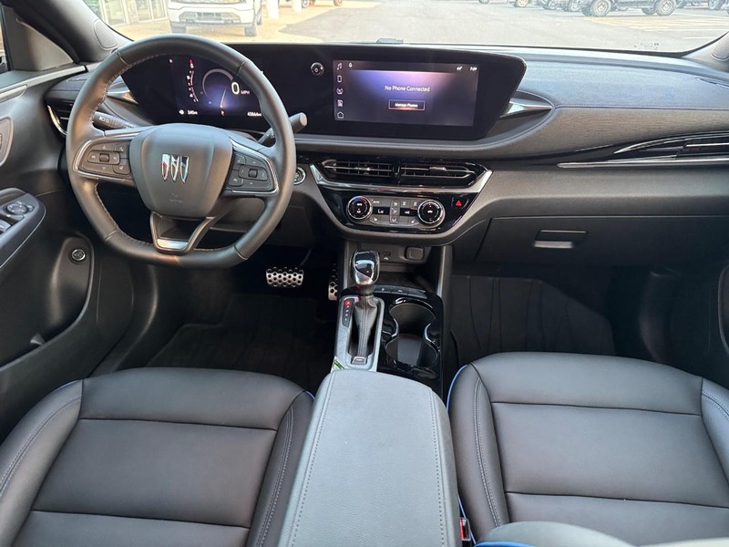 Buick Envista Vehicle Full-screen Gallery Image 11