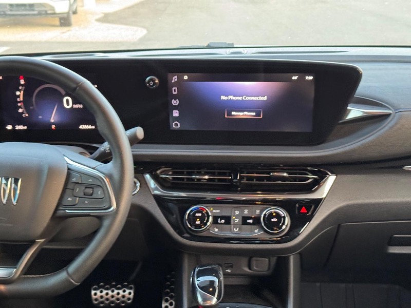 Buick Envista Vehicle Full-screen Gallery Image 13