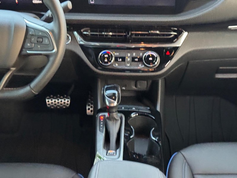 Buick Envista Vehicle Full-screen Gallery Image 14