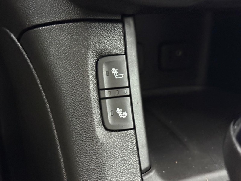 GMC Acadia Vehicle Full-screen Gallery Image 20