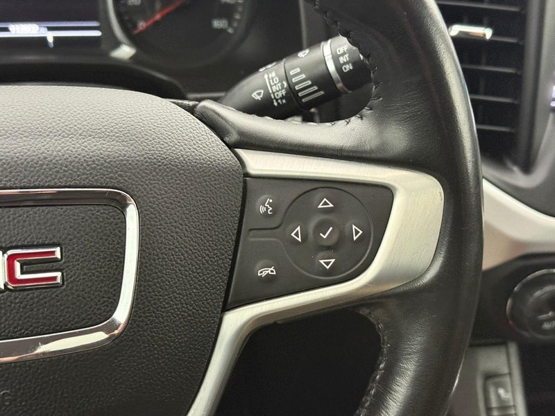 GMC Acadia Vehicle Full-screen Gallery Image 21