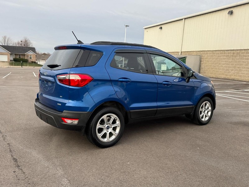 Ford EcoSport Vehicle Full-screen Gallery Image 03
