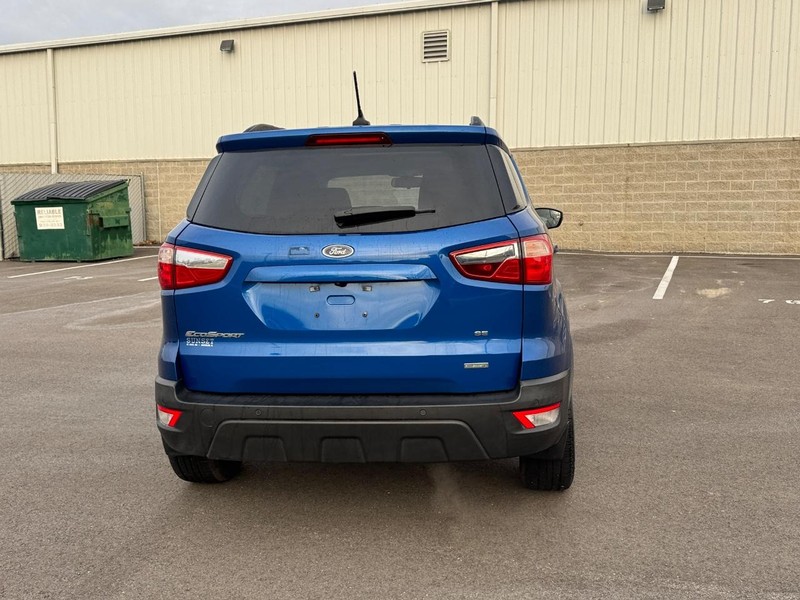 Ford EcoSport Vehicle Full-screen Gallery Image 04