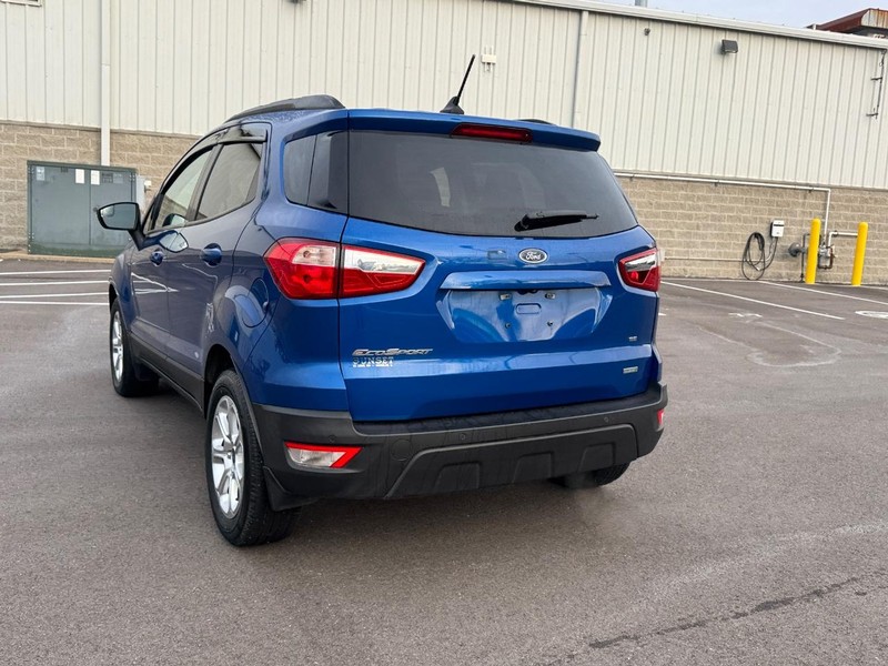 Ford EcoSport Vehicle Full-screen Gallery Image 05