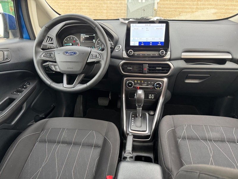 Ford EcoSport Vehicle Full-screen Gallery Image 12
