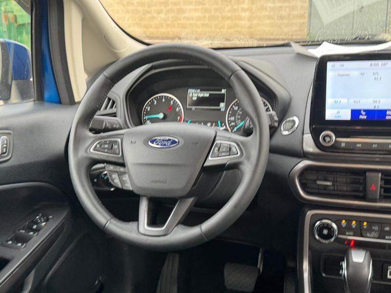 Ford EcoSport Vehicle Full-screen Gallery Image 13