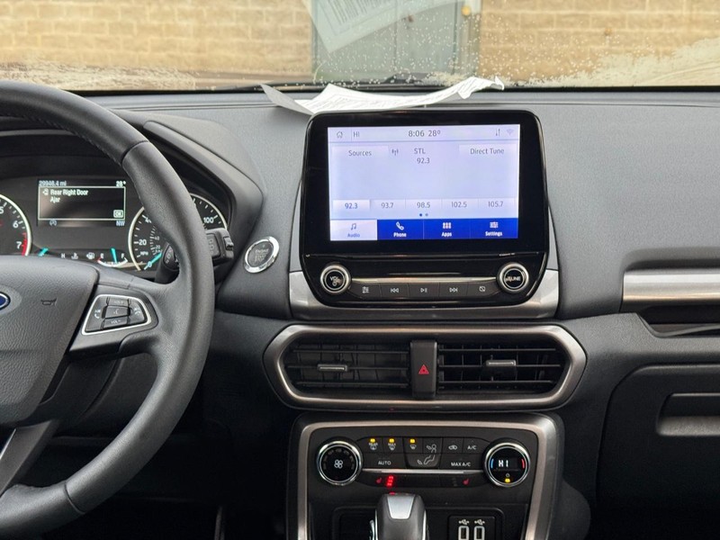 Ford EcoSport Vehicle Full-screen Gallery Image 14