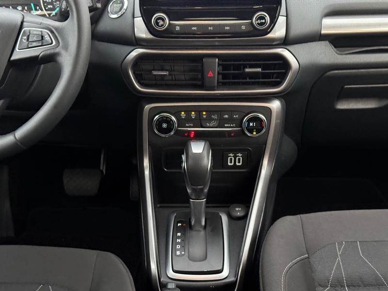 Ford EcoSport Vehicle Full-screen Gallery Image 15