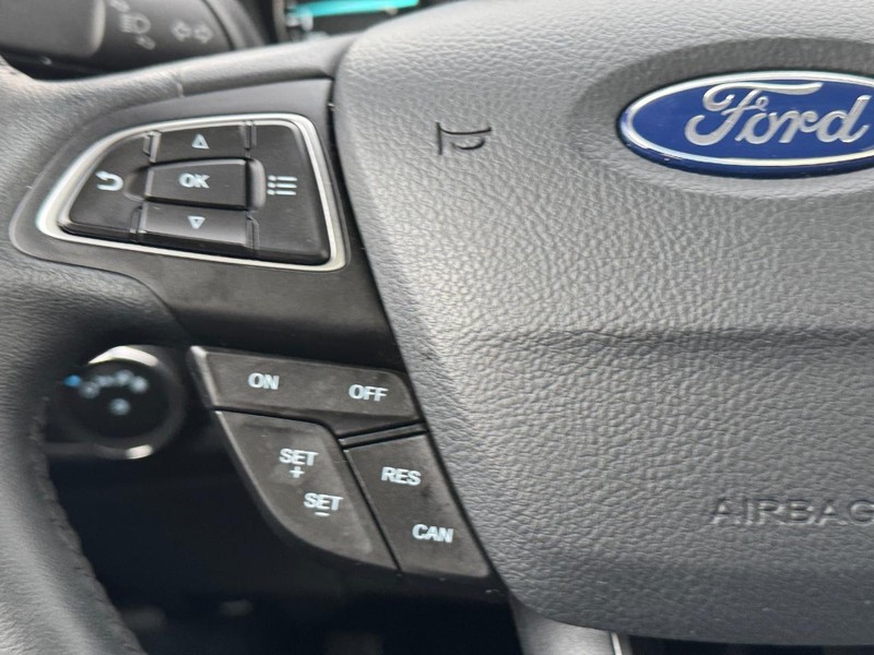Ford EcoSport Vehicle Full-screen Gallery Image 19