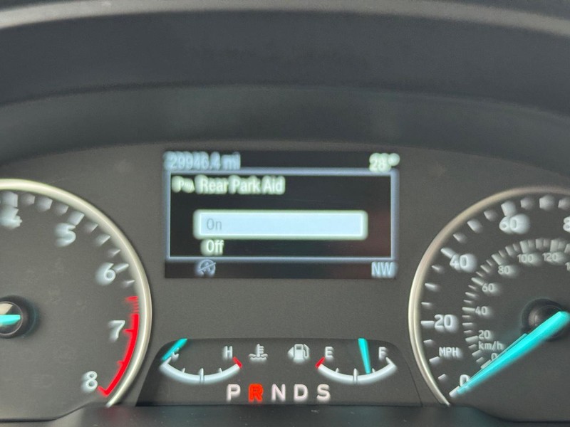 Ford EcoSport Vehicle Full-screen Gallery Image 23