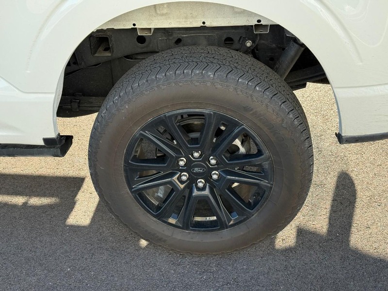 Ford F-150 Vehicle Full-screen Gallery Image 05